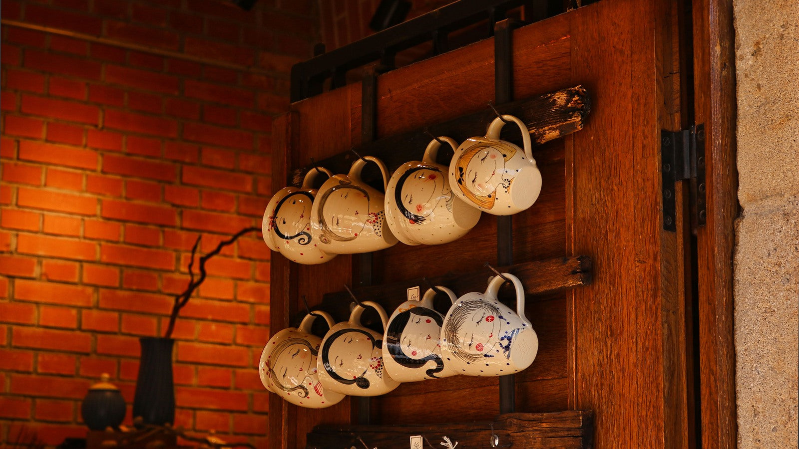 How to Choose a Wall-Mounted Coffee Mug Rack