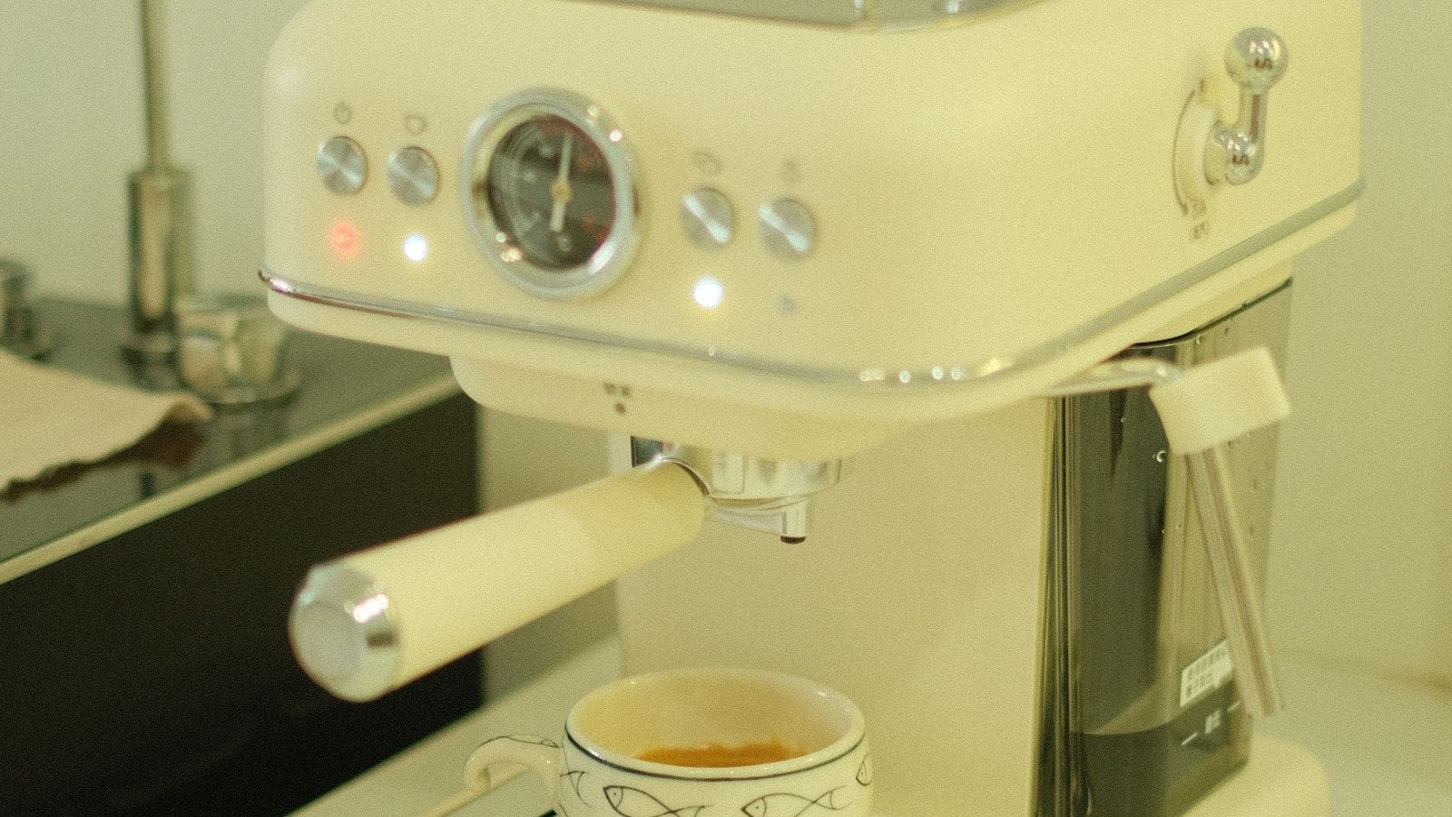 Coffee Bar Cabinet for Breville Espresso Machines: Size and Clearance Guide