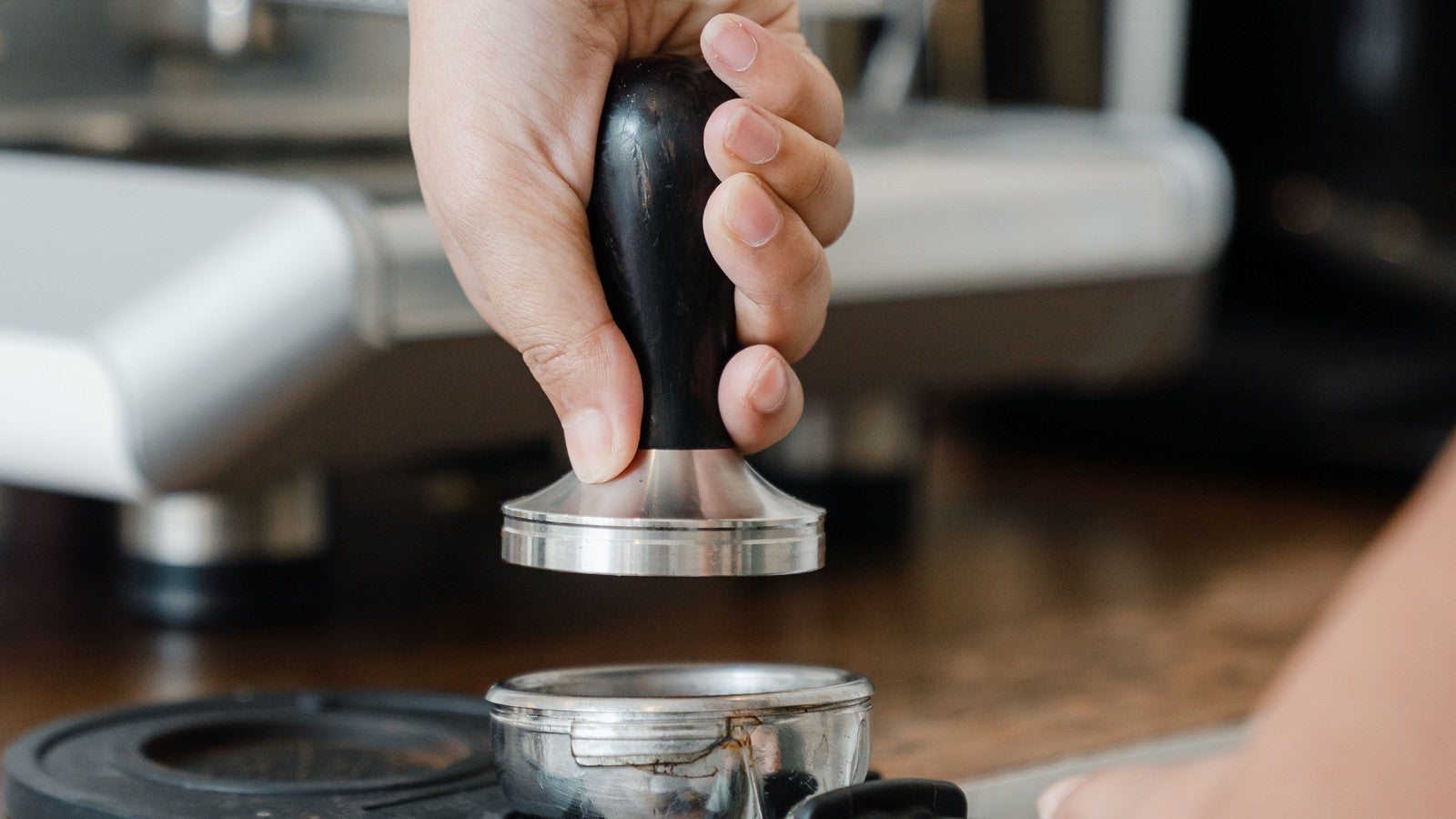 Do WDT, Distribution, and Tamping Matter? Espresso Puck Preparation Explained