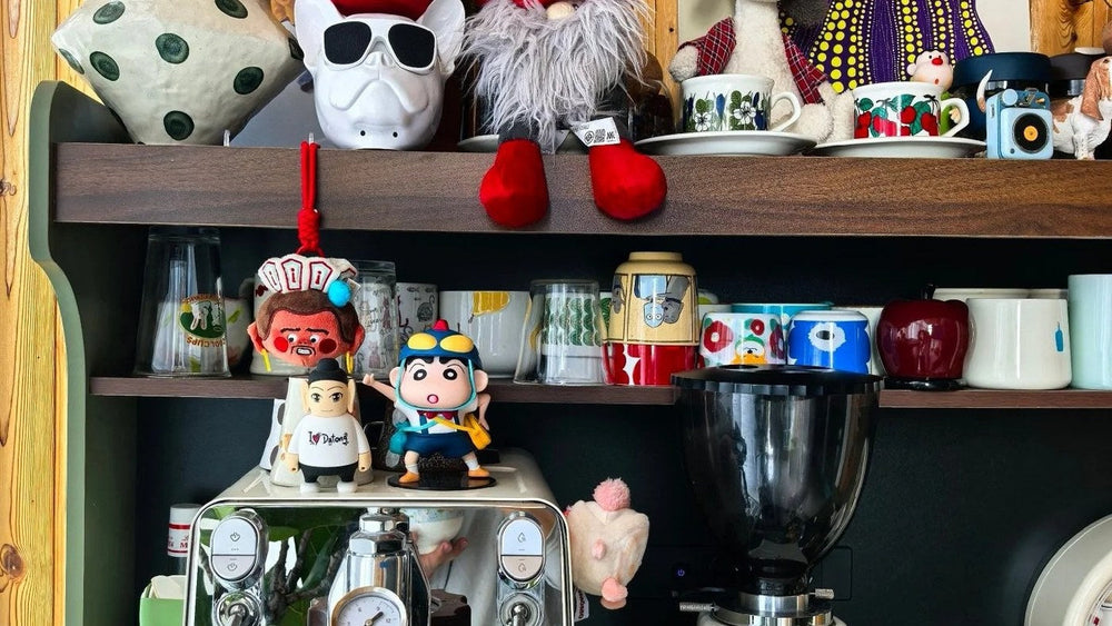 Coffee Mug Display Ideas: 7 Real Shelves, Hooks and Cabinets