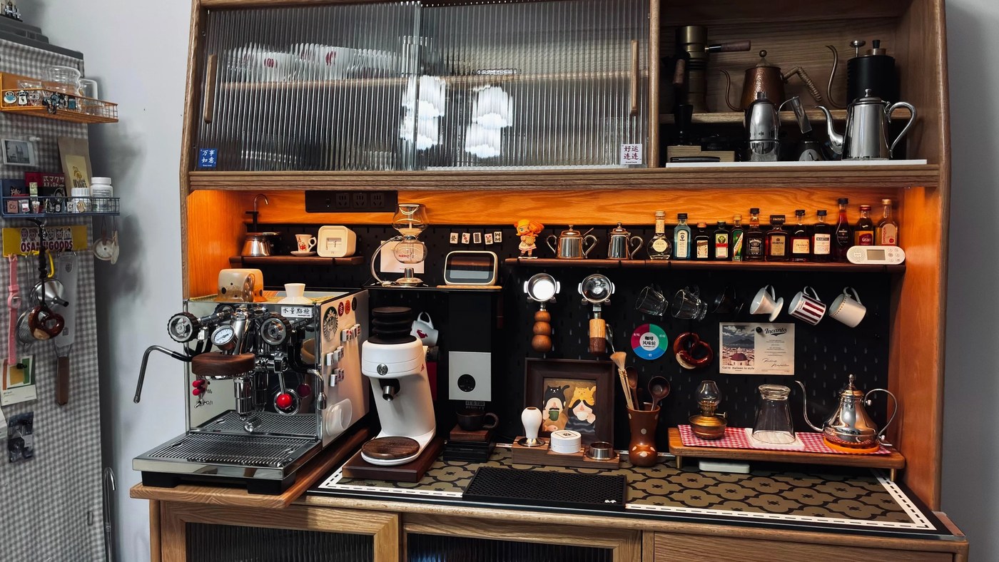 Warm Wood Coffee Bar Ideas: 7 Real Setups to Borrow From